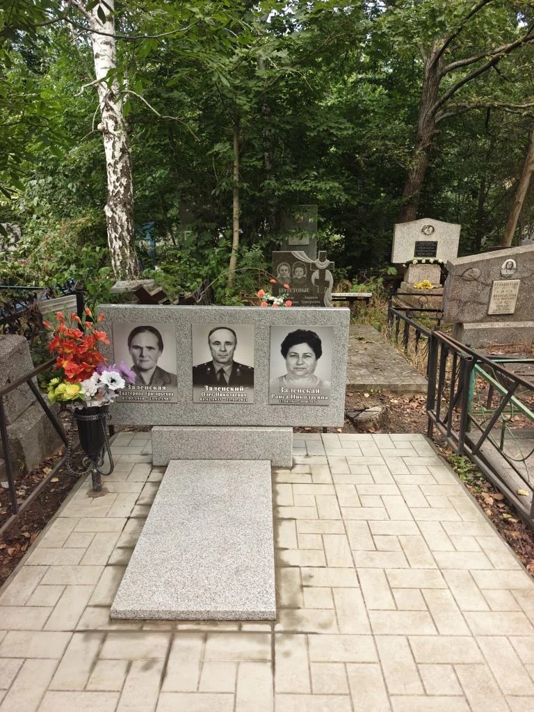 Демонтаж и монтаж памятника на Славянском кладбище Демонтаж и монтаж памятника на Славянском кладбище