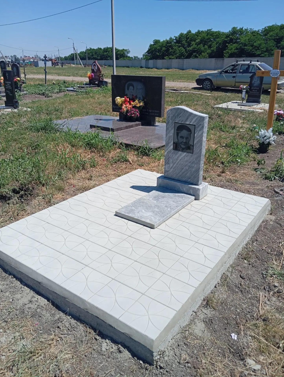 Памятник и благоустройство захоронения Новое городское кладбище Памятник и благоустройство захоронения Новое городское кладбище