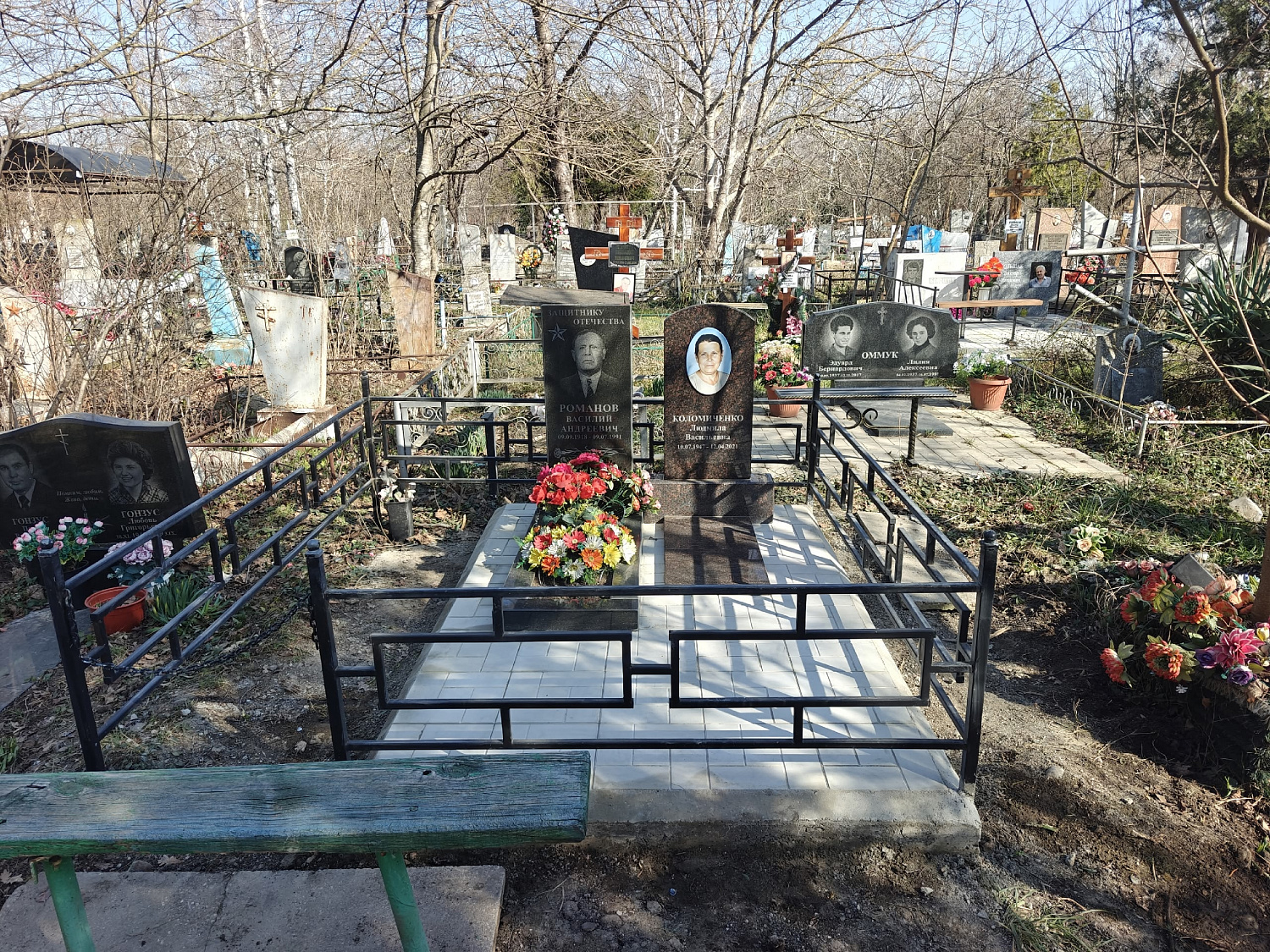 Памятник и благоустройство захоронения Славянское кладбище