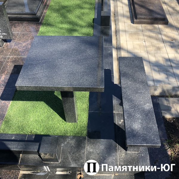 Стол из гранита №16, (черный, габбро)